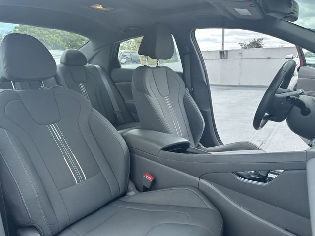 Used 2025 Hyundai Elantra SEL FWD image 29