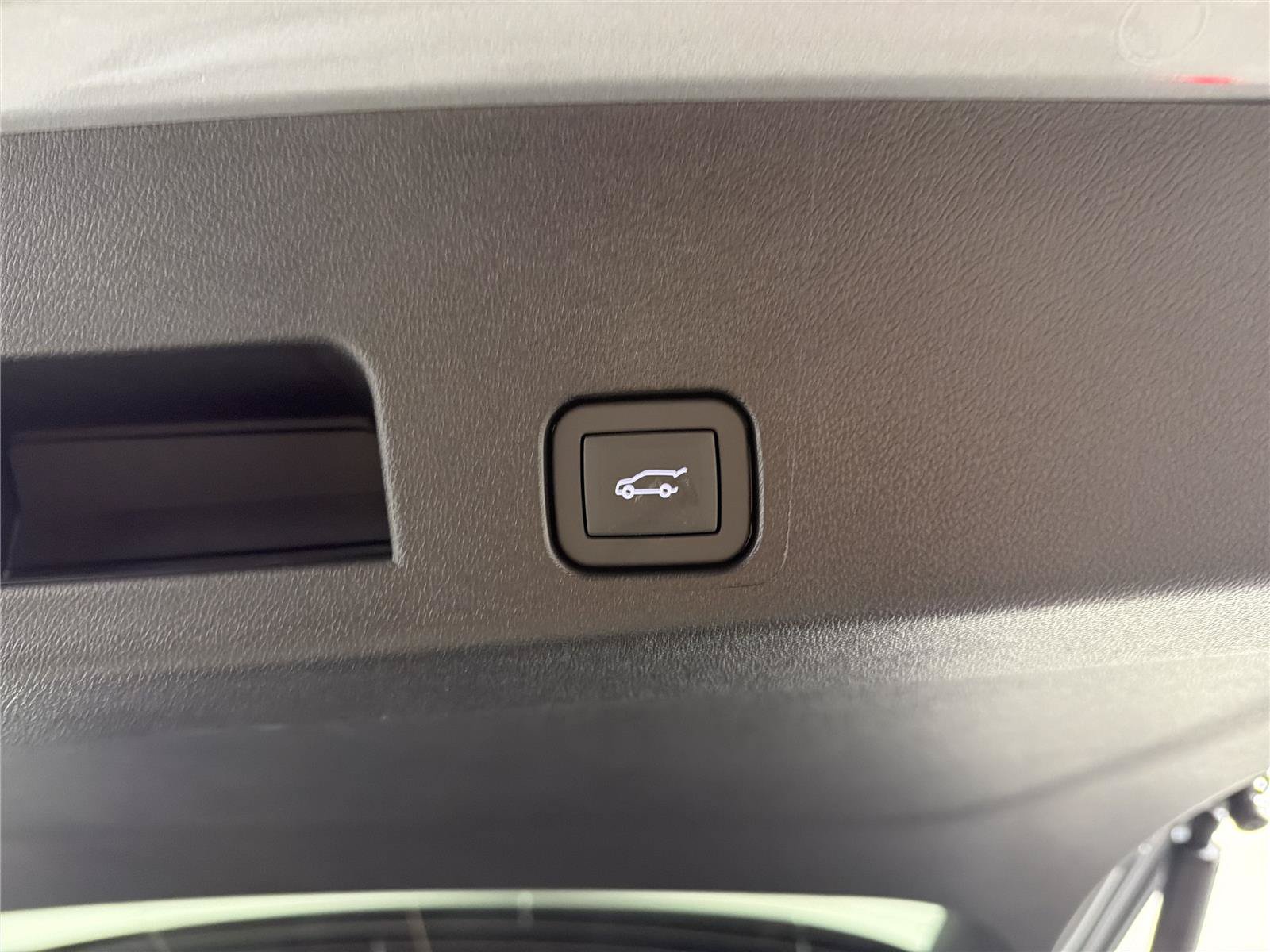 New 2026 GMC Acadia Elevation FWD image 18