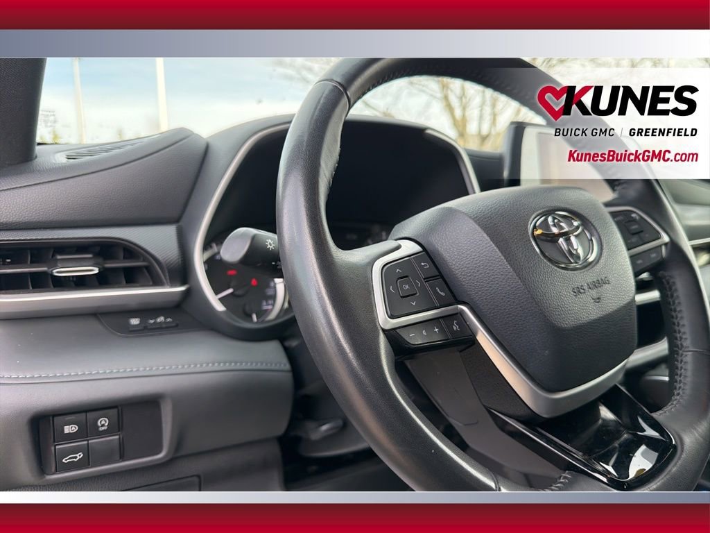 Used 2024 Toyota Highlander XSE image 18