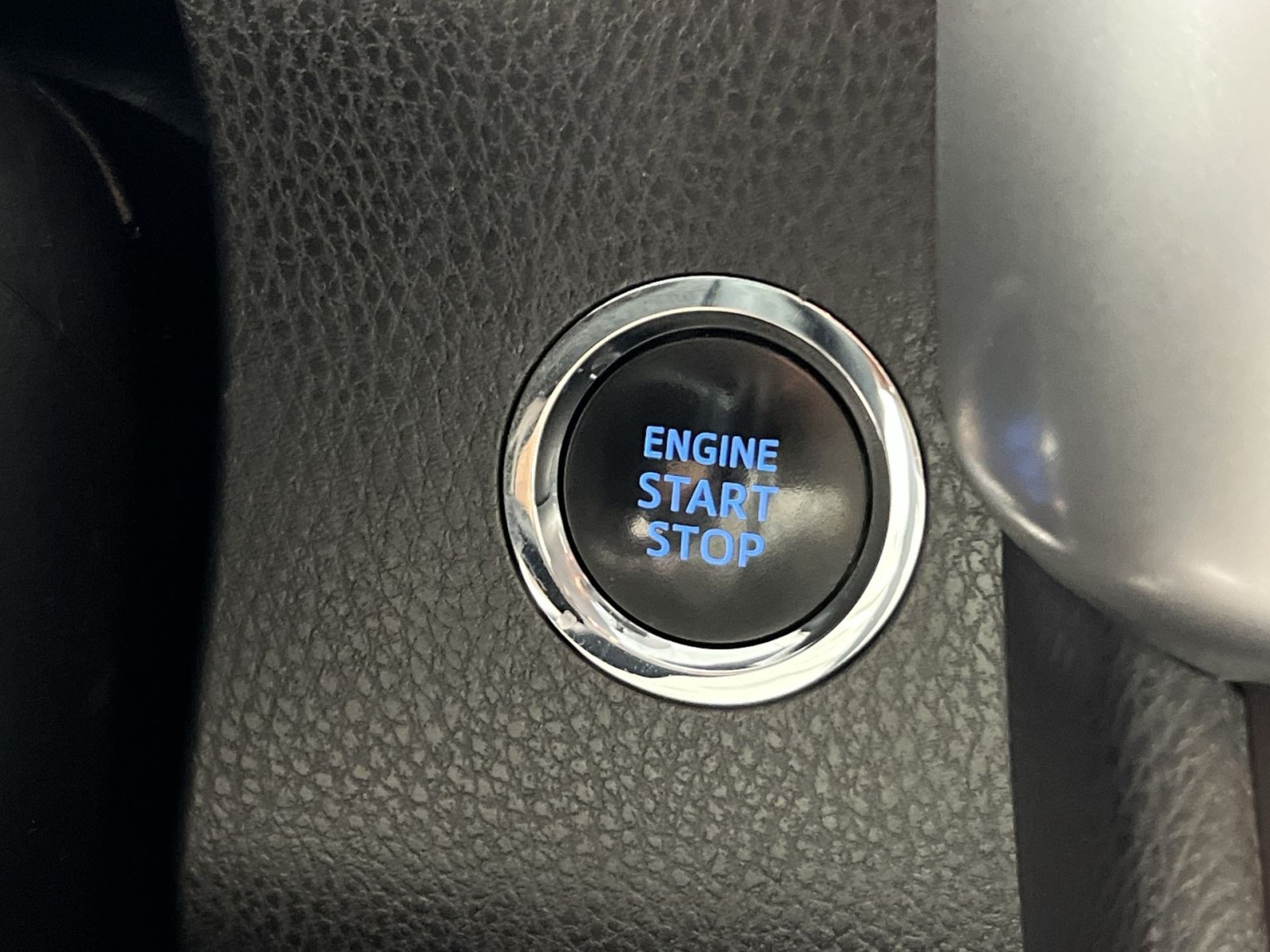 Used 2015 Toyota Highlander XLE AWD/4WD image 34