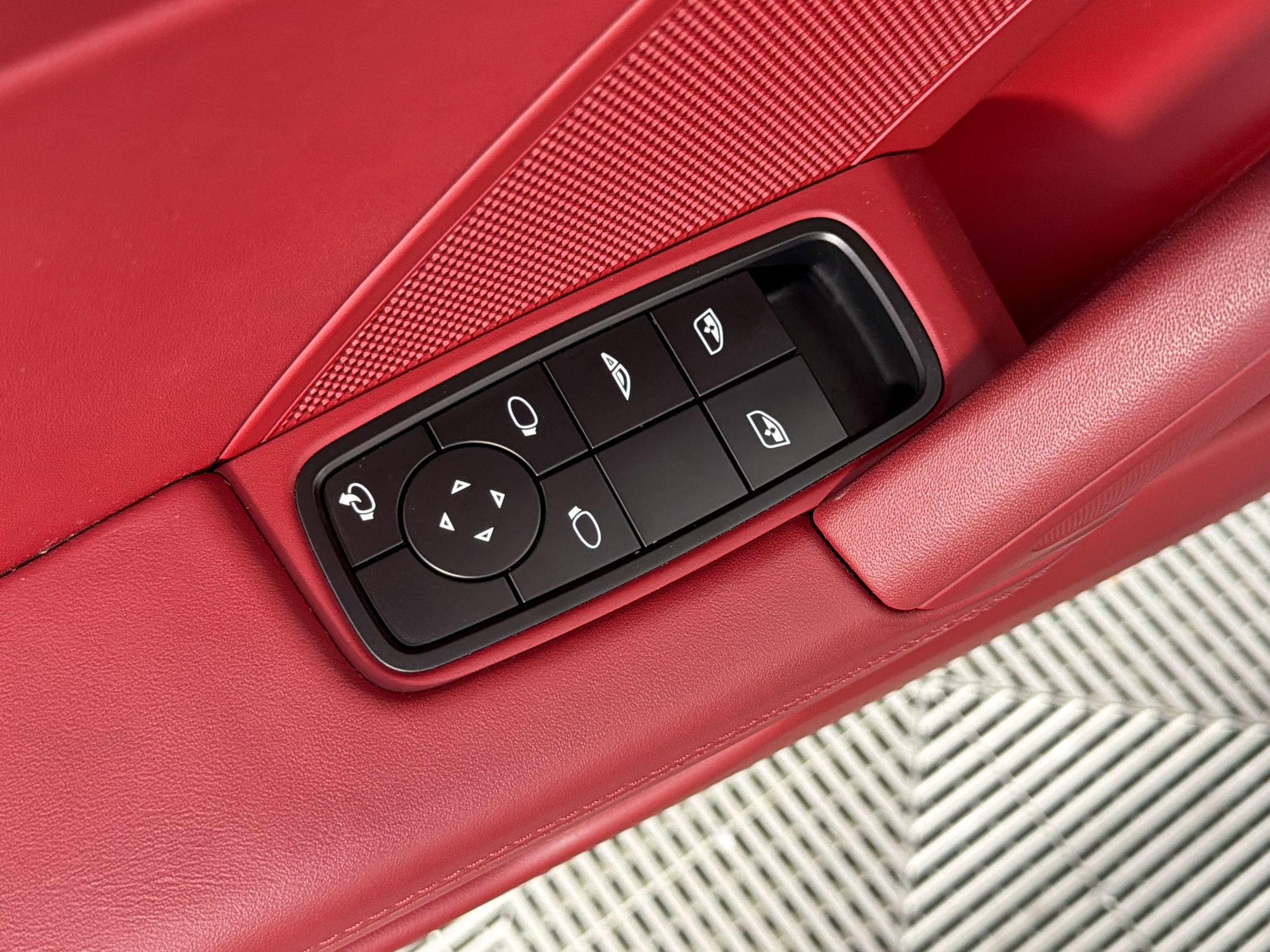 Certified 2022 Porsche 911 Carrera image 13