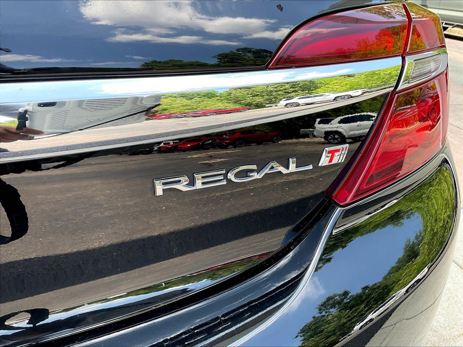 Used 2014 Buick Regal Premium w/ Driver Confidence Package #1 FWD image 24