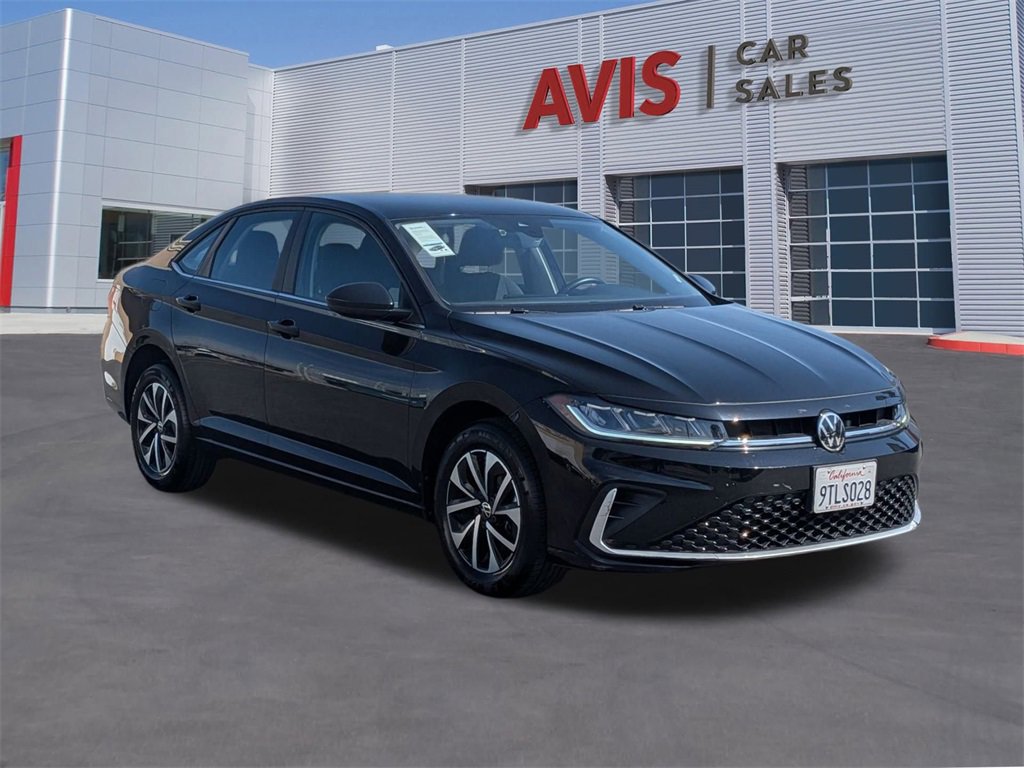 Used 2025 Volkswagen Jetta S image 3