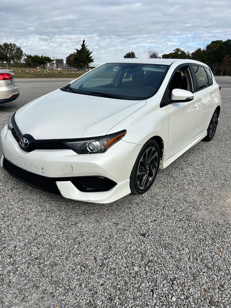 Used 2018 Toyota Corolla iM image 1