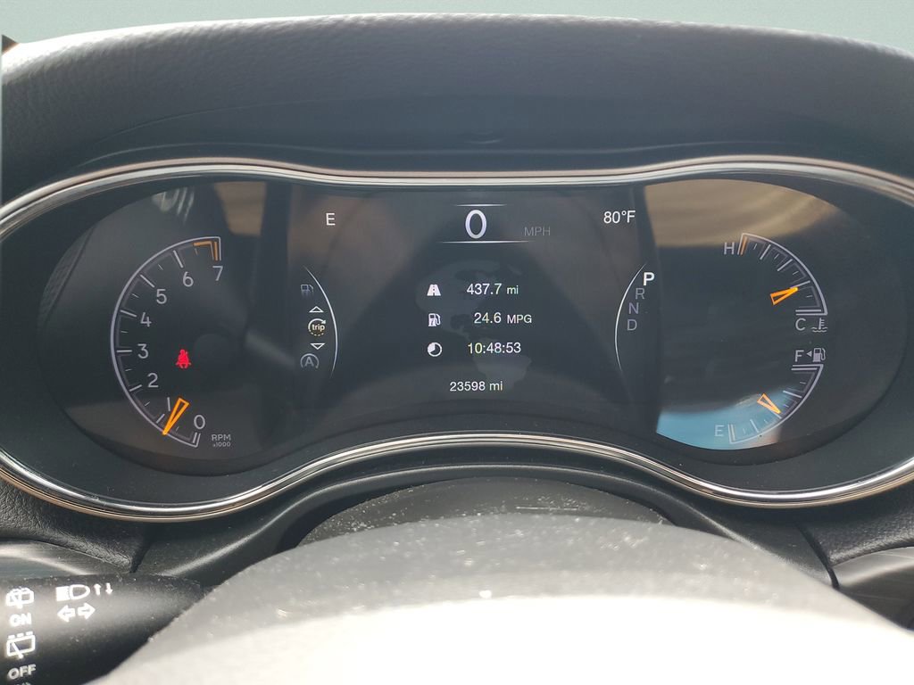 Used 2021 Jeep Grand Cherokee Laredo AWD/4WD image 21