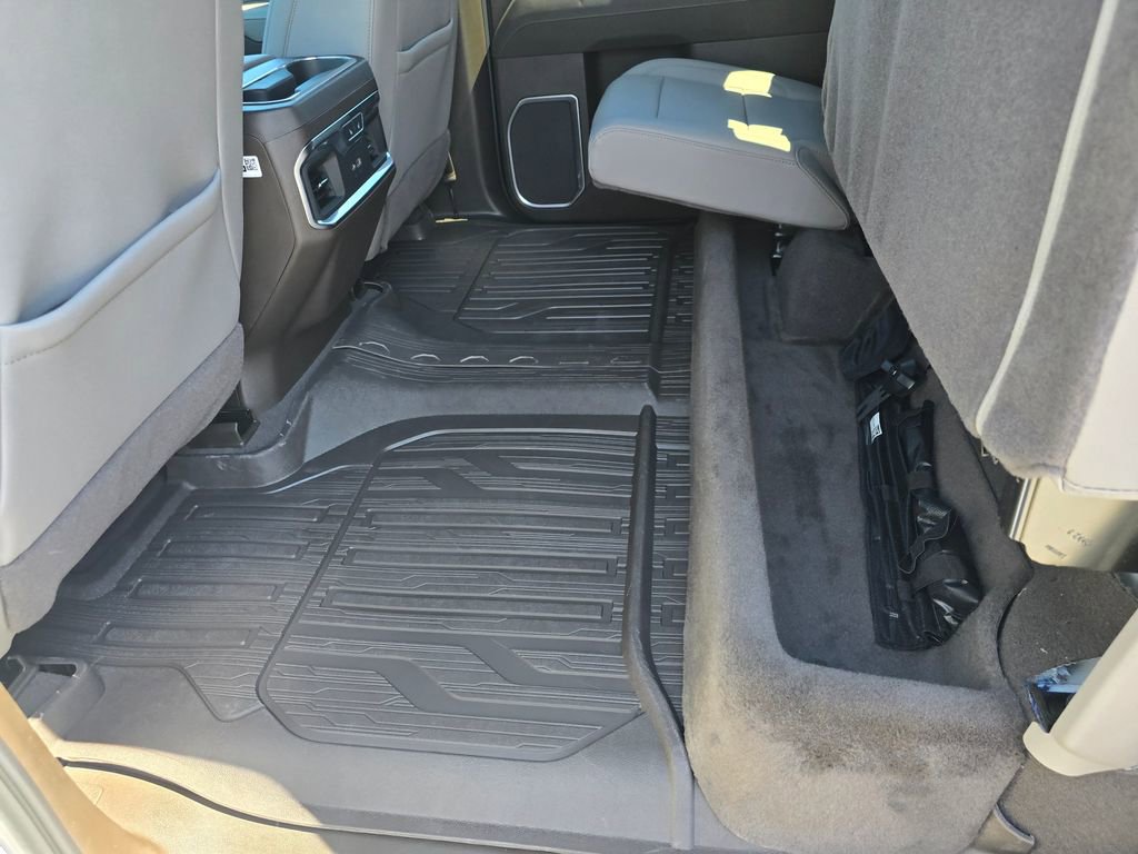 New 2026 GMC Sierra 3500 SLT w/ SLT Premium Package AWD/4WD image 13