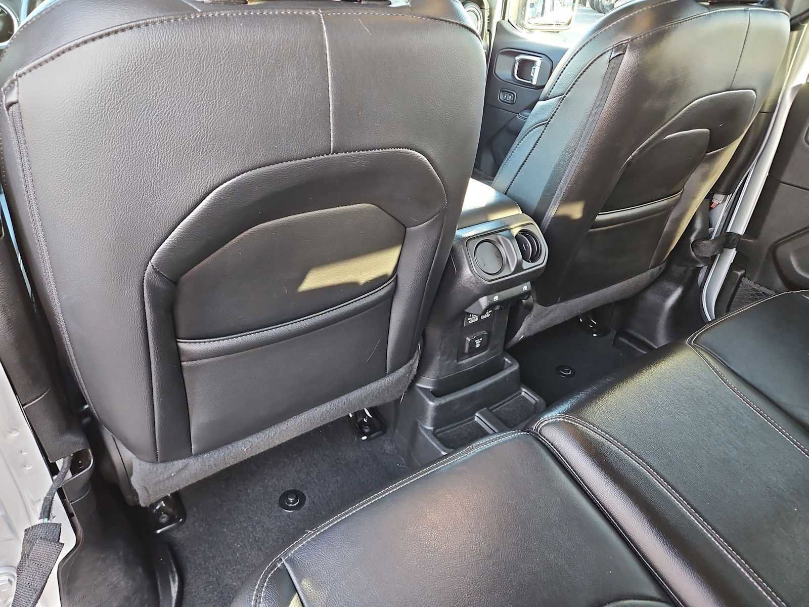 Used 2023 Jeep Wrangler Sahara w/ Cold Weather Group image 17