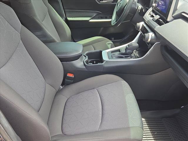 Used 2025 Toyota RAV4 XLE FWD image 19