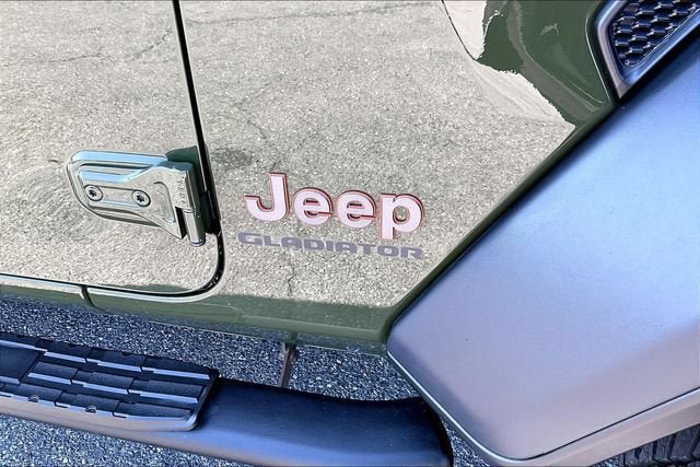Used 2022 Jeep Gladiator Mojave AWD/4WD image 32