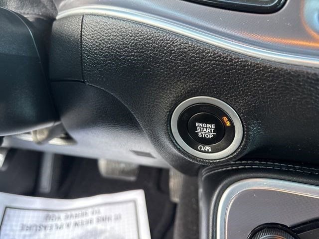 Used 2020 Dodge Challenger SXT w/ Blacktop Package image 21