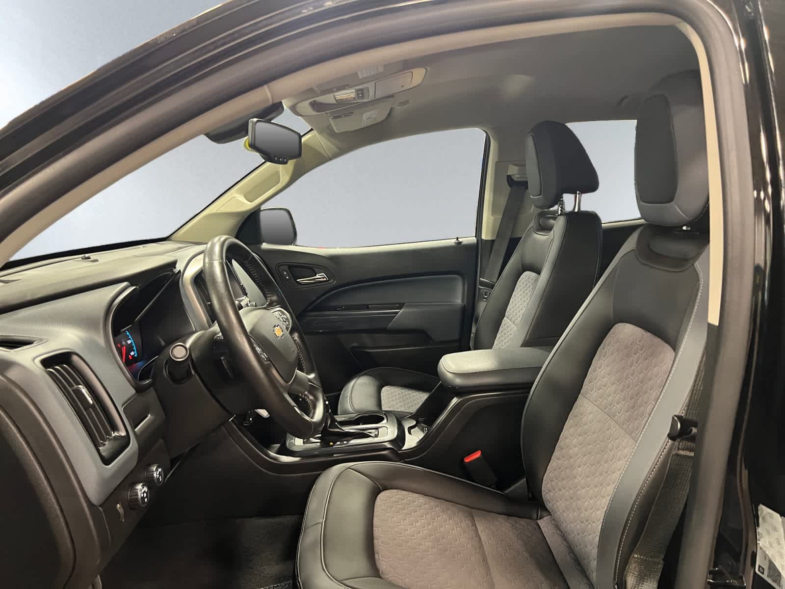 Used 2021 Chevrolet Colorado Z71 AWD/4WD image 11