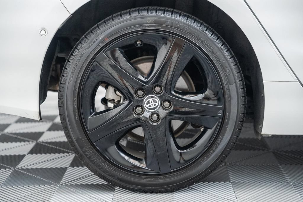 Certified 2021 Toyota Prius FWD image 20
