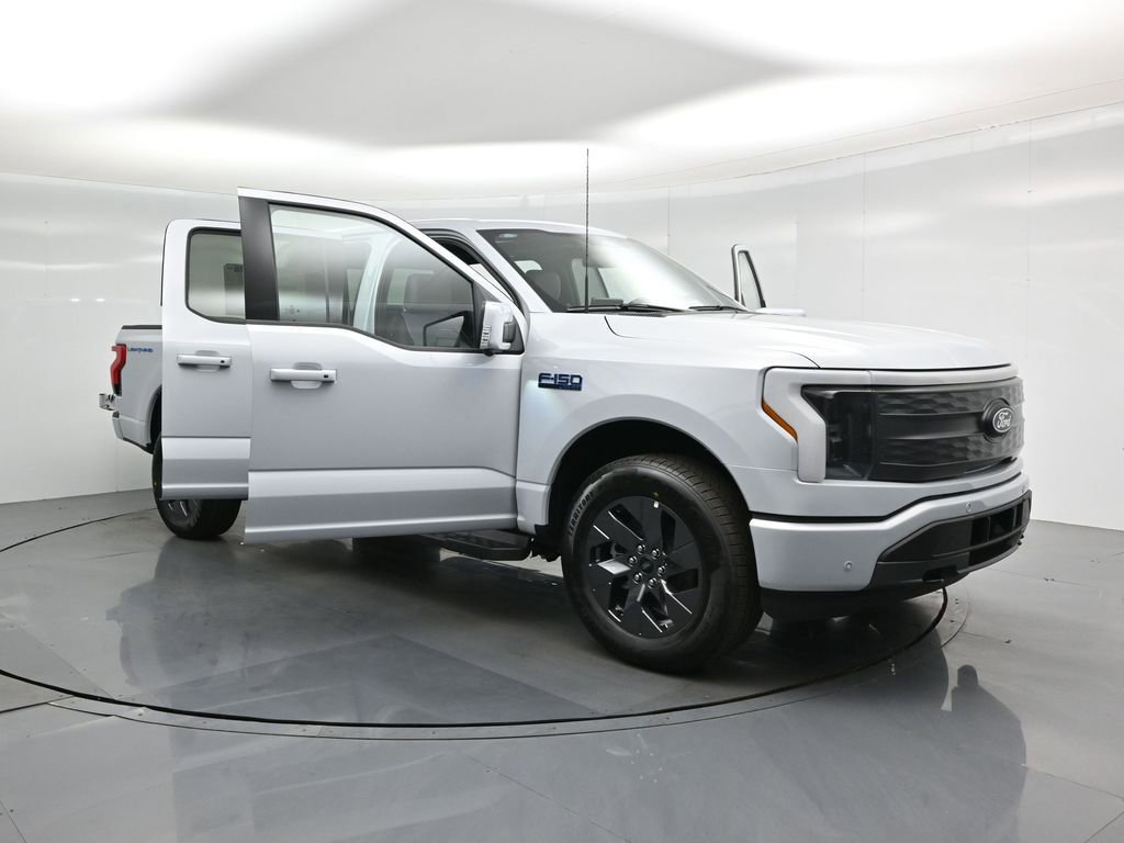 New 2025 Ford F150 Lightning Lariat image 32