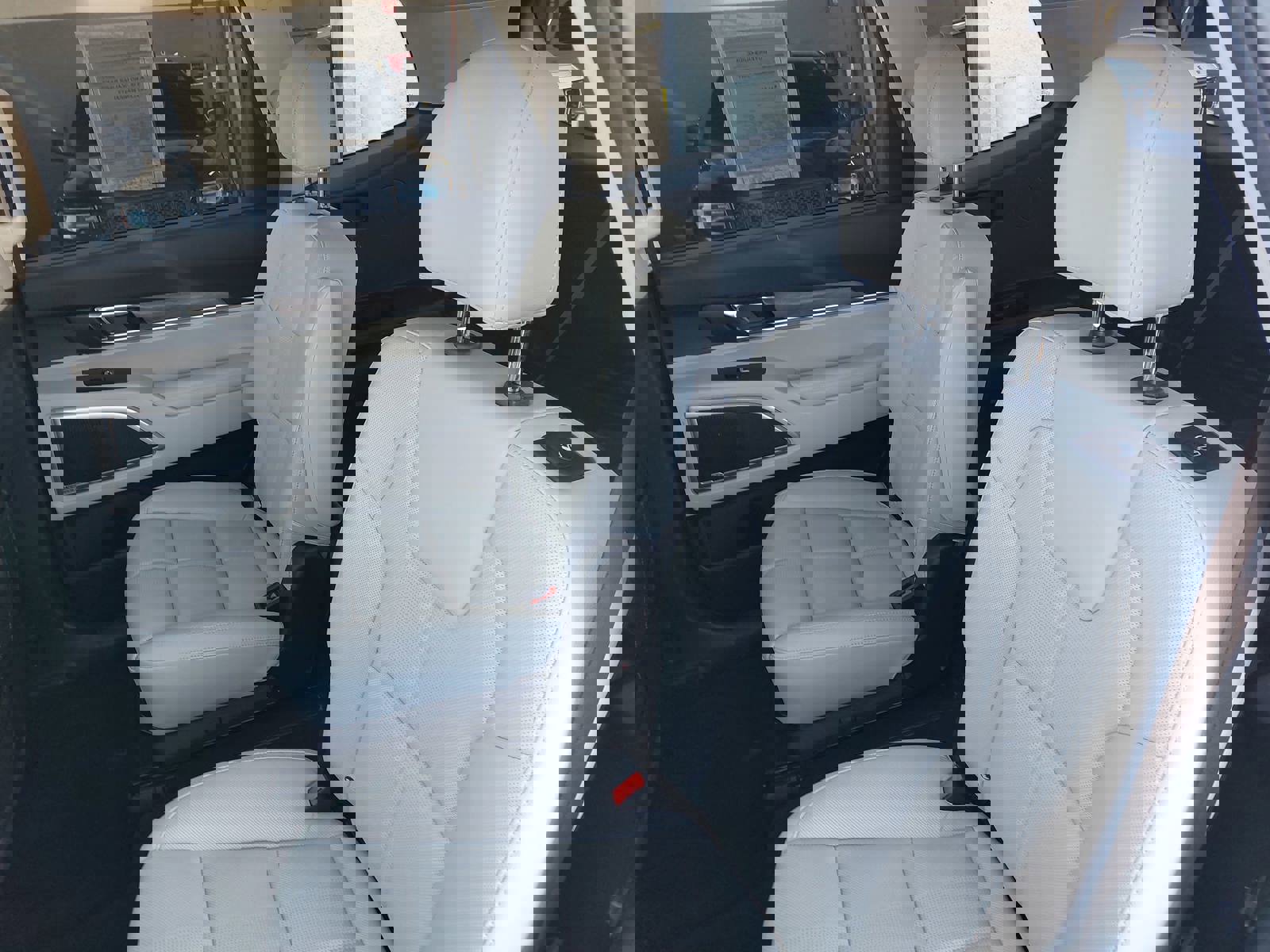 Used 2022 Kia Telluride EX w/ EX Premium Package image 15