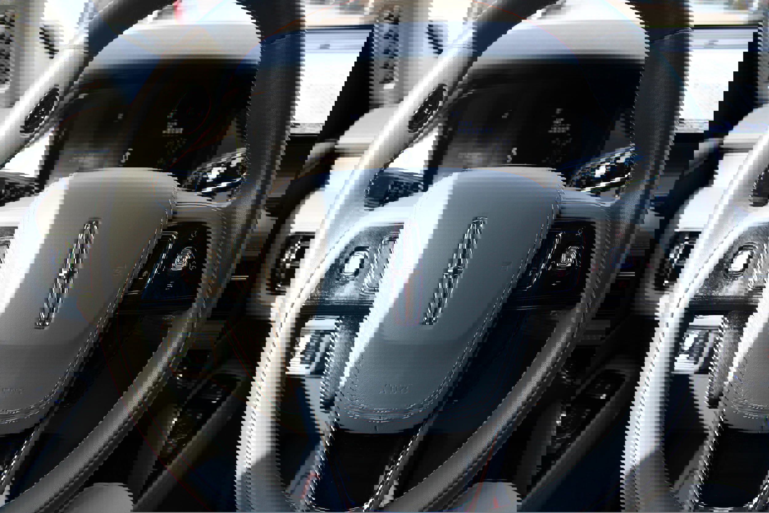 Used 2021 Lincoln Aviator Reserve w/ Equipment Group 201A image 24