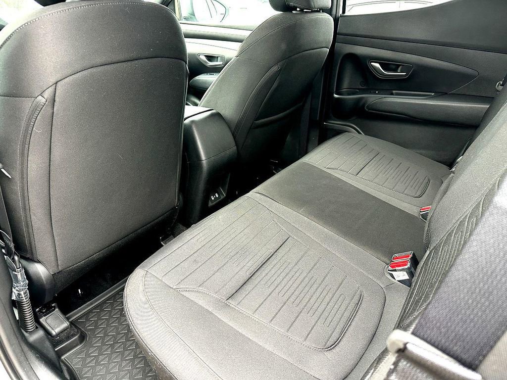 Used 2025 Hyundai Santa Cruz SE image 21