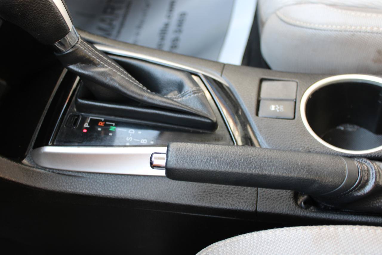 Used 2019 Toyota Corolla LE FWD image 34