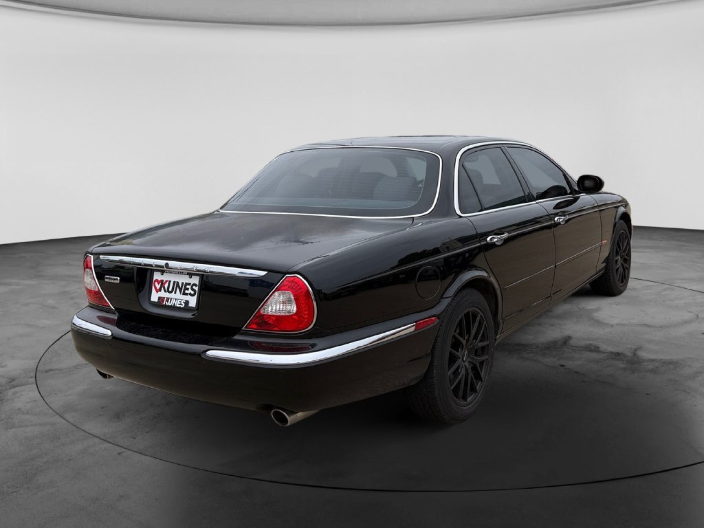 Used 2004 Jaguar XJ8 RWD image 9