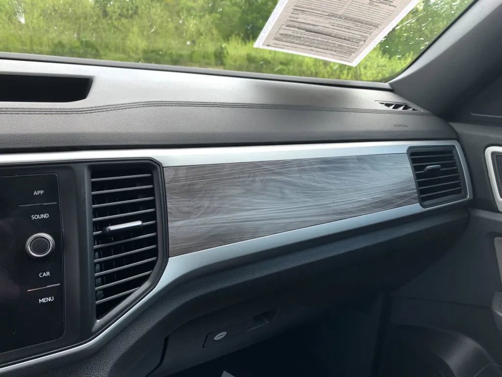 Used 2021 Volkswagen Atlas Cross Sport SE image 15