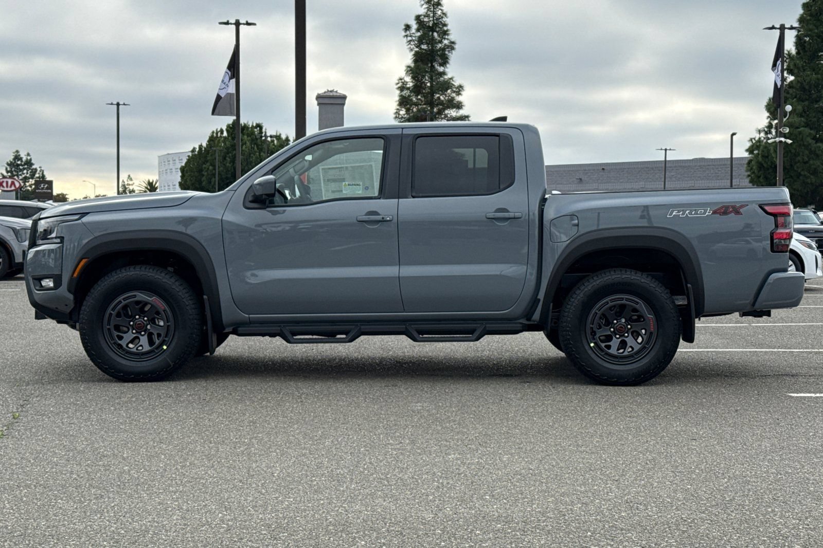 New 2026 Nissan Frontier PRO-4X w/ Tow Package AWD/4WD image 9