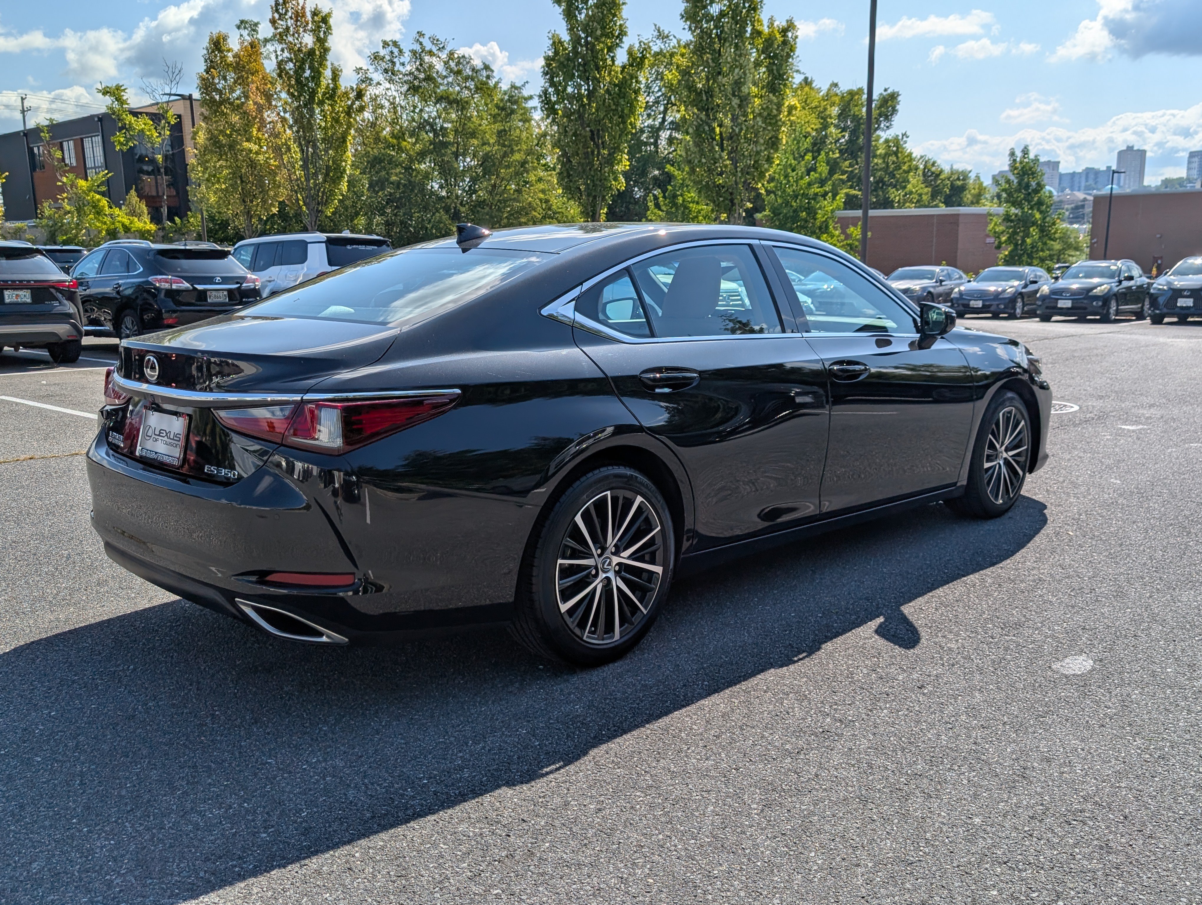 Certified 2024 Lexus ES 350 w/ Premium Package FWD image 3
