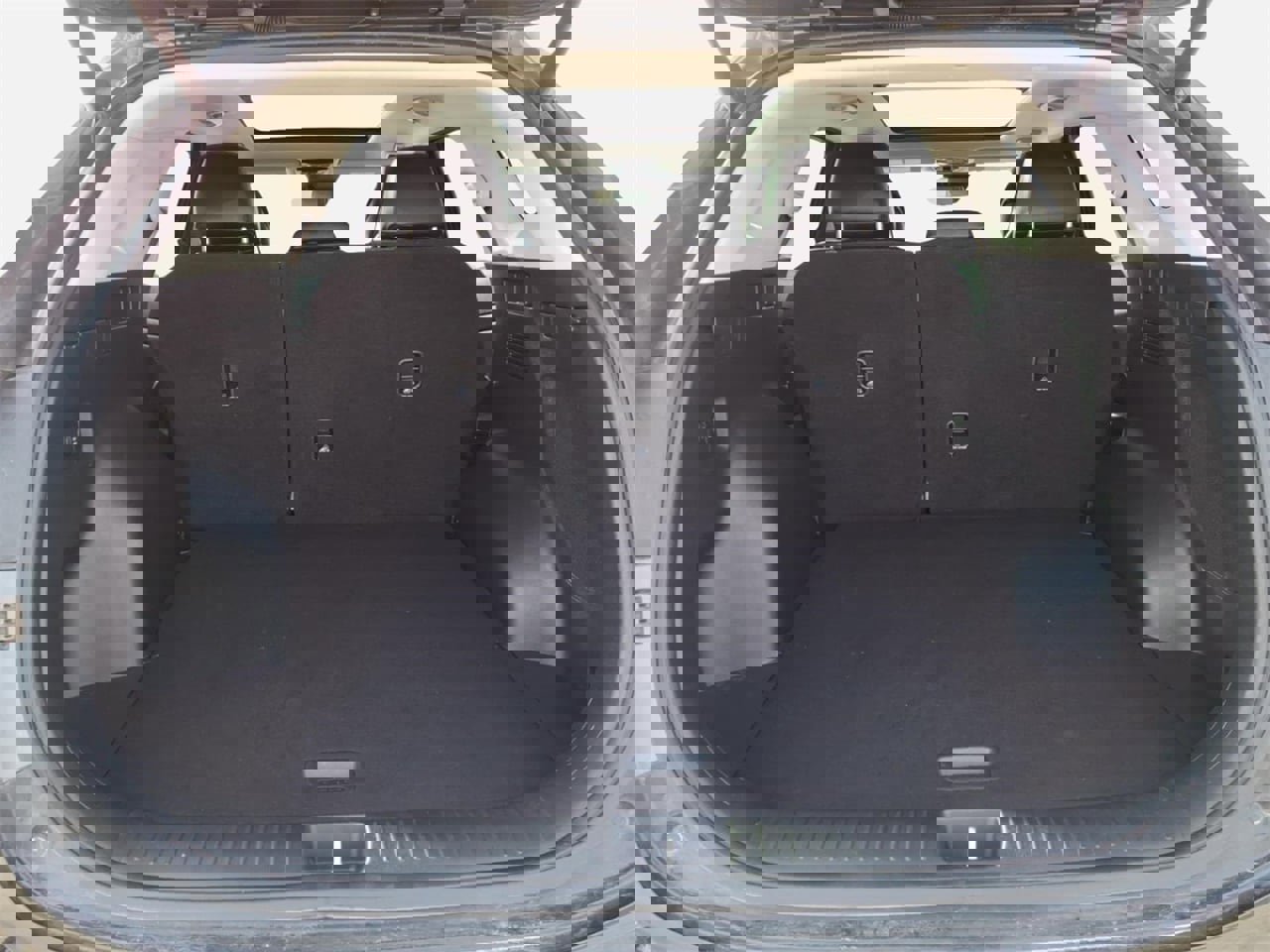 Used 2023 Kia Sportage SX image 6