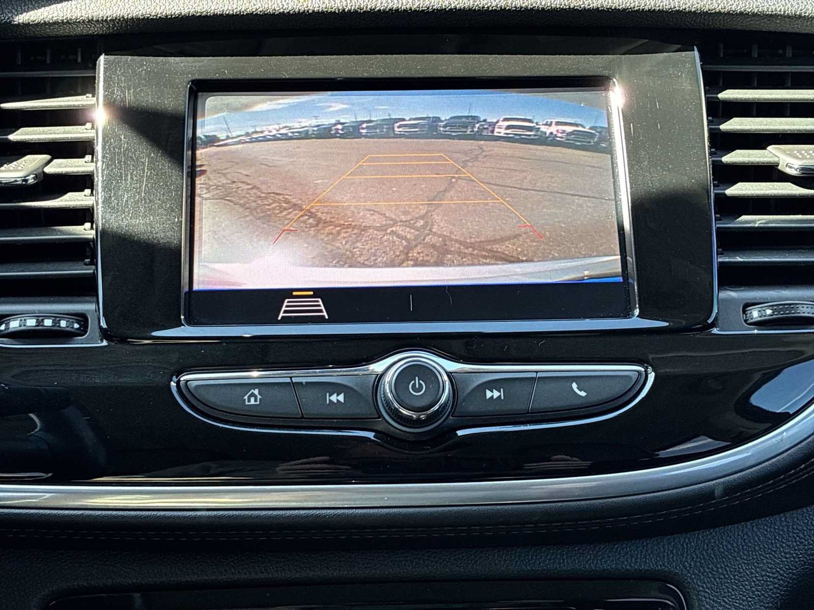 Used 2021 Buick Encore Preferred AWD/4WD image 22