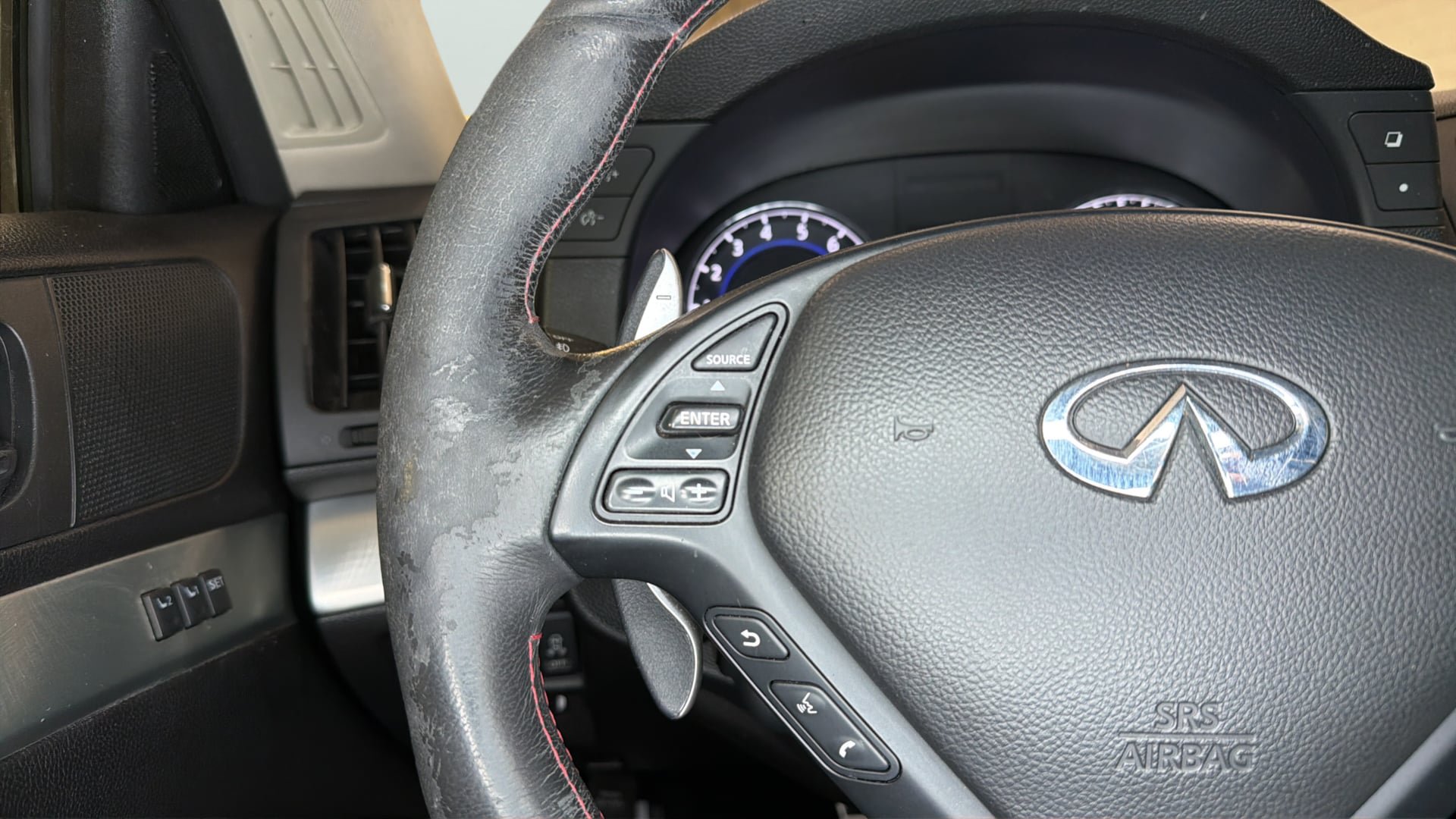 Used 2015 INFINITI Q60 Sport Limited RWD image 27