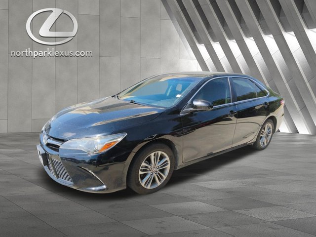 Used 2017 Toyota Camry SE FWD image 3