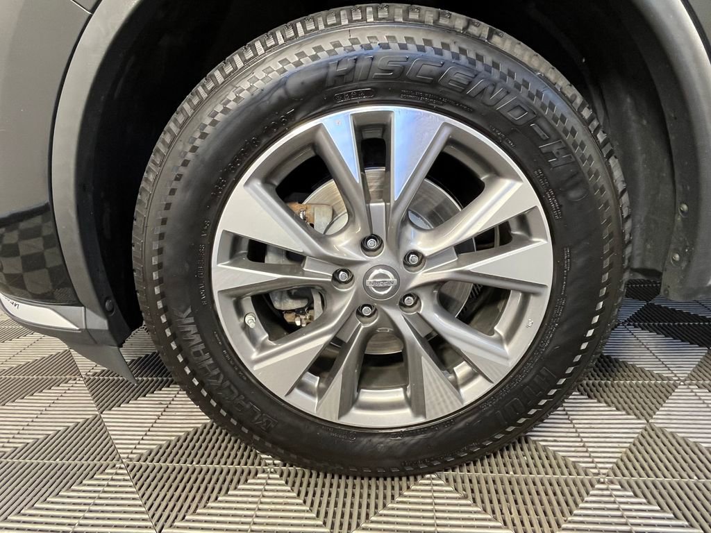 Used 2016 Nissan Murano SV AWD/4WD image 14