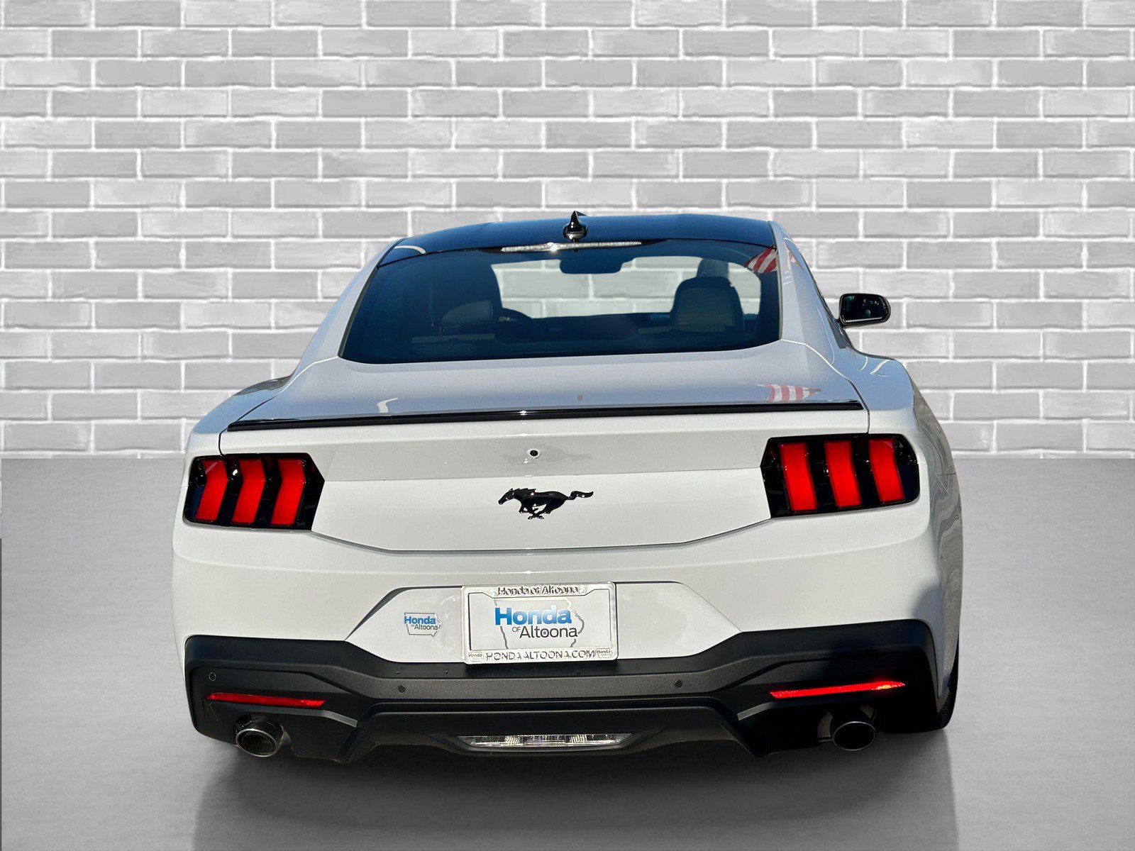 Used 2025 Ford Mustang Coupe image 5
