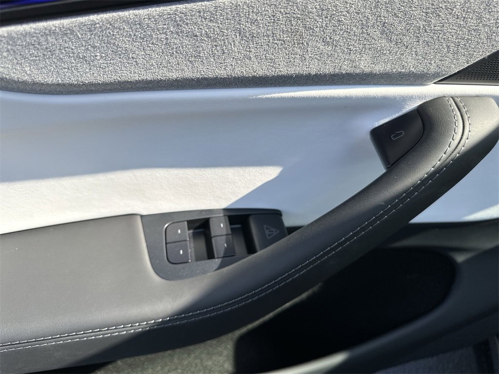 Used 2026 Tesla Model Y Long Range image 13