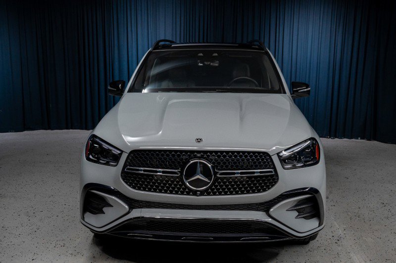 Certified 2024 Mercedes-Benz GLE 580 4MATIC image 2