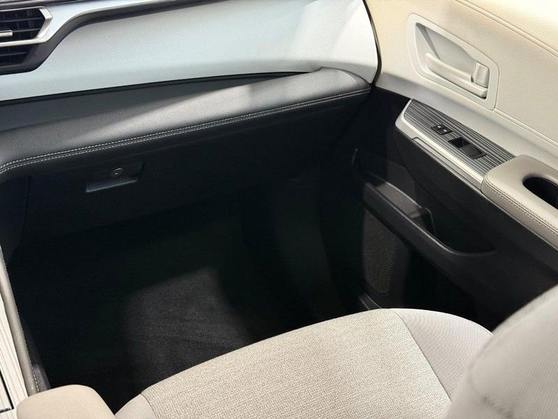 Used 2025 Toyota Sienna LE image 14