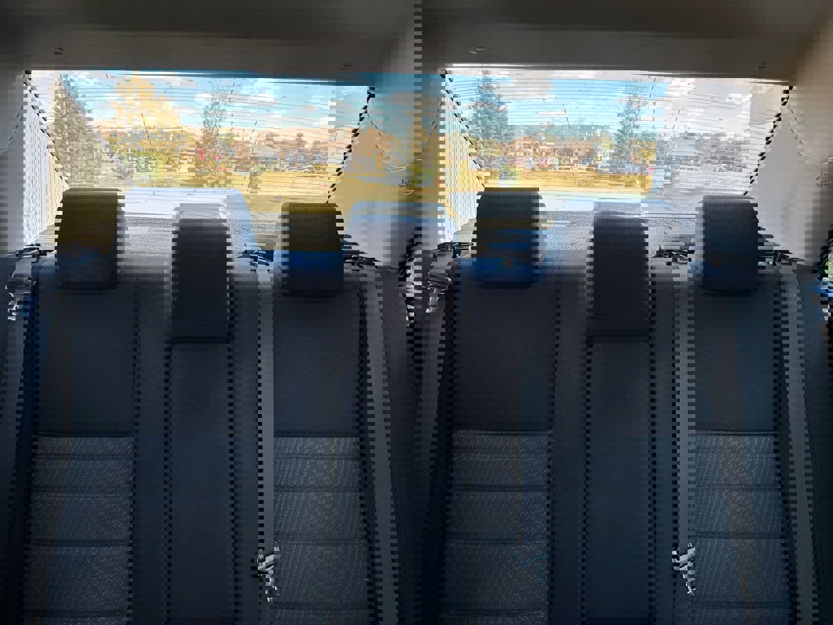 Used 2017 Toyota Camry LE image 32