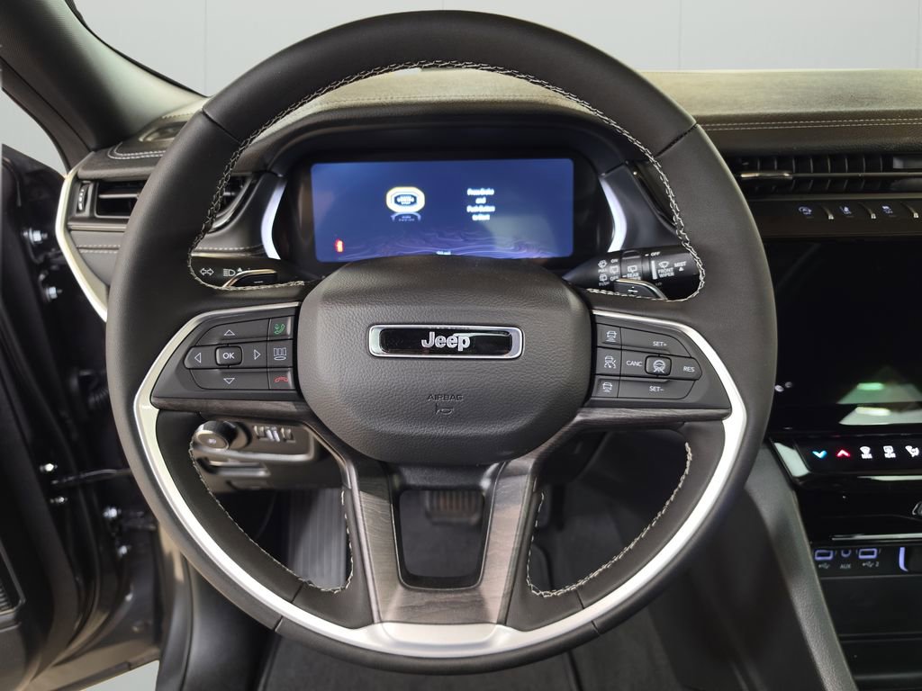 New 2026 Jeep Grand Cherokee L Limited w/ Limited Altitude Package AWD/4WD image 19