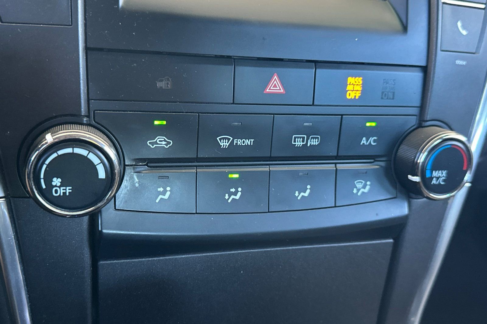 Used 2016 Toyota Camry SE image 27