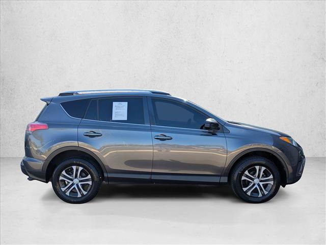 Used 2018 Toyota RAV4 LE image 4