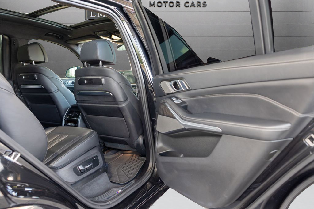 Used 2023 BMW X7 xDrive40i w/ M Sport Package AWD/4WD image 63