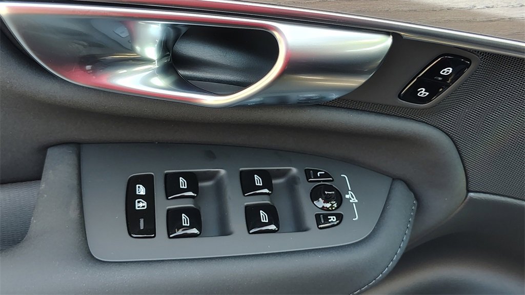 New 2026 Volvo XC90 B6 Plus image 10