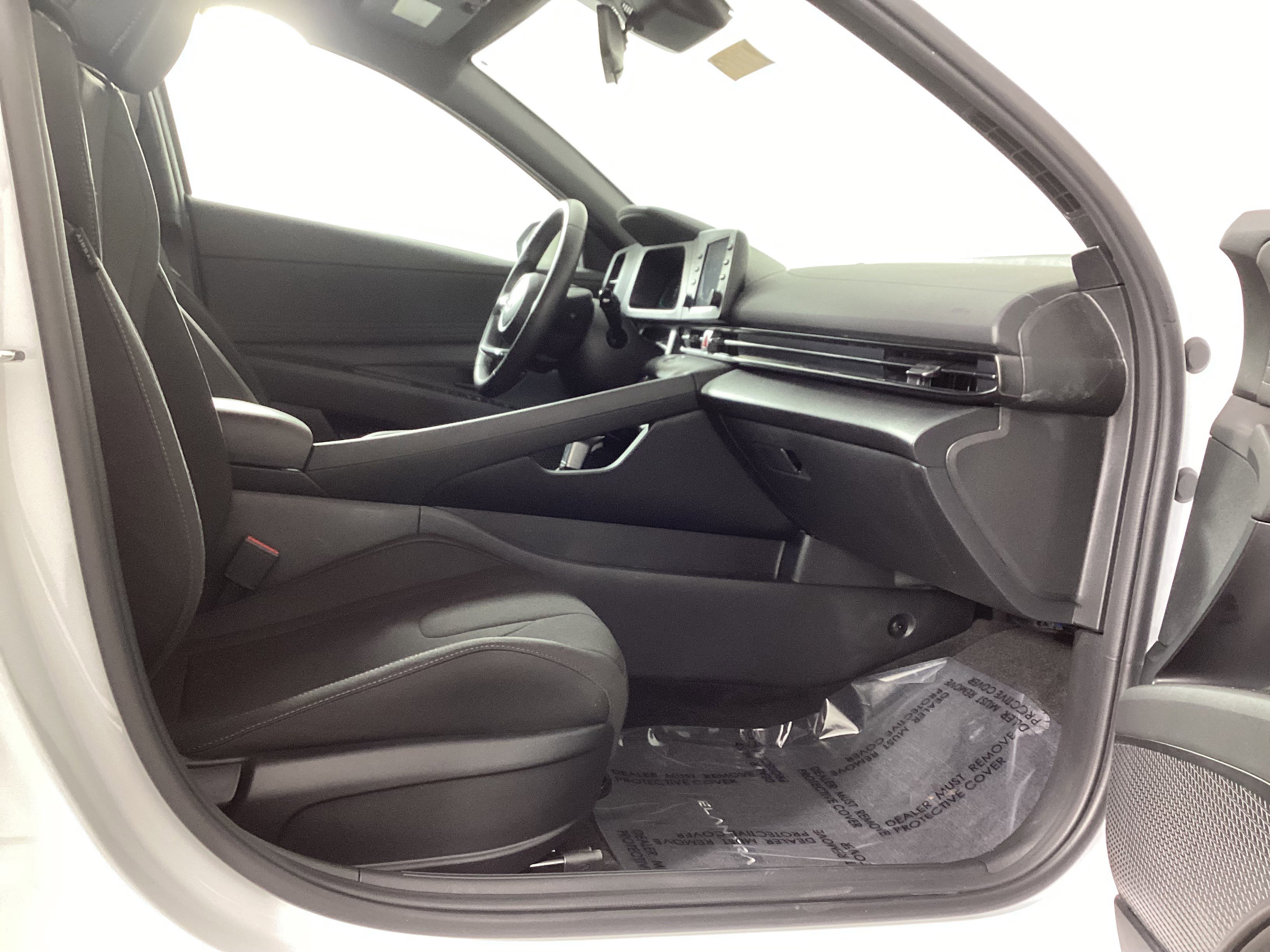 Certified 2025 Hyundai Elantra Sport image 24