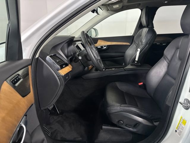 Used 2023 Volvo XC90 B6 Plus image 11