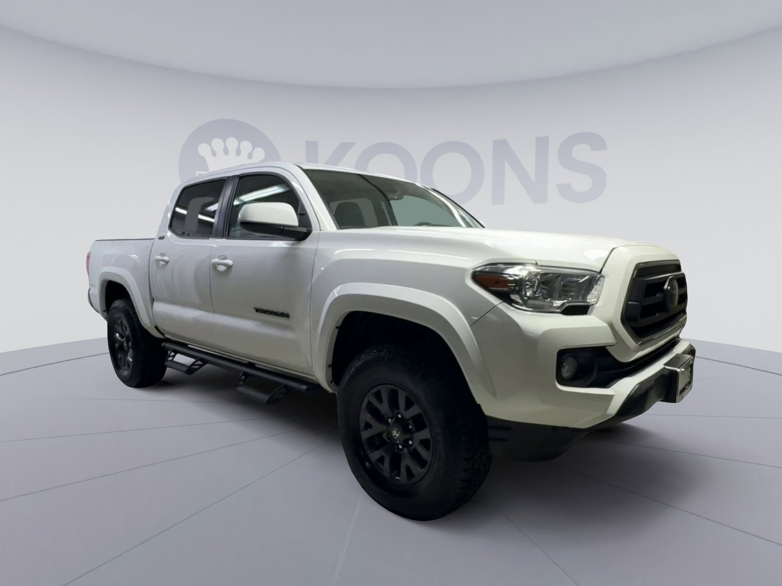 Used 2023 Toyota Tacoma SR5 AWD/4WD image 2
