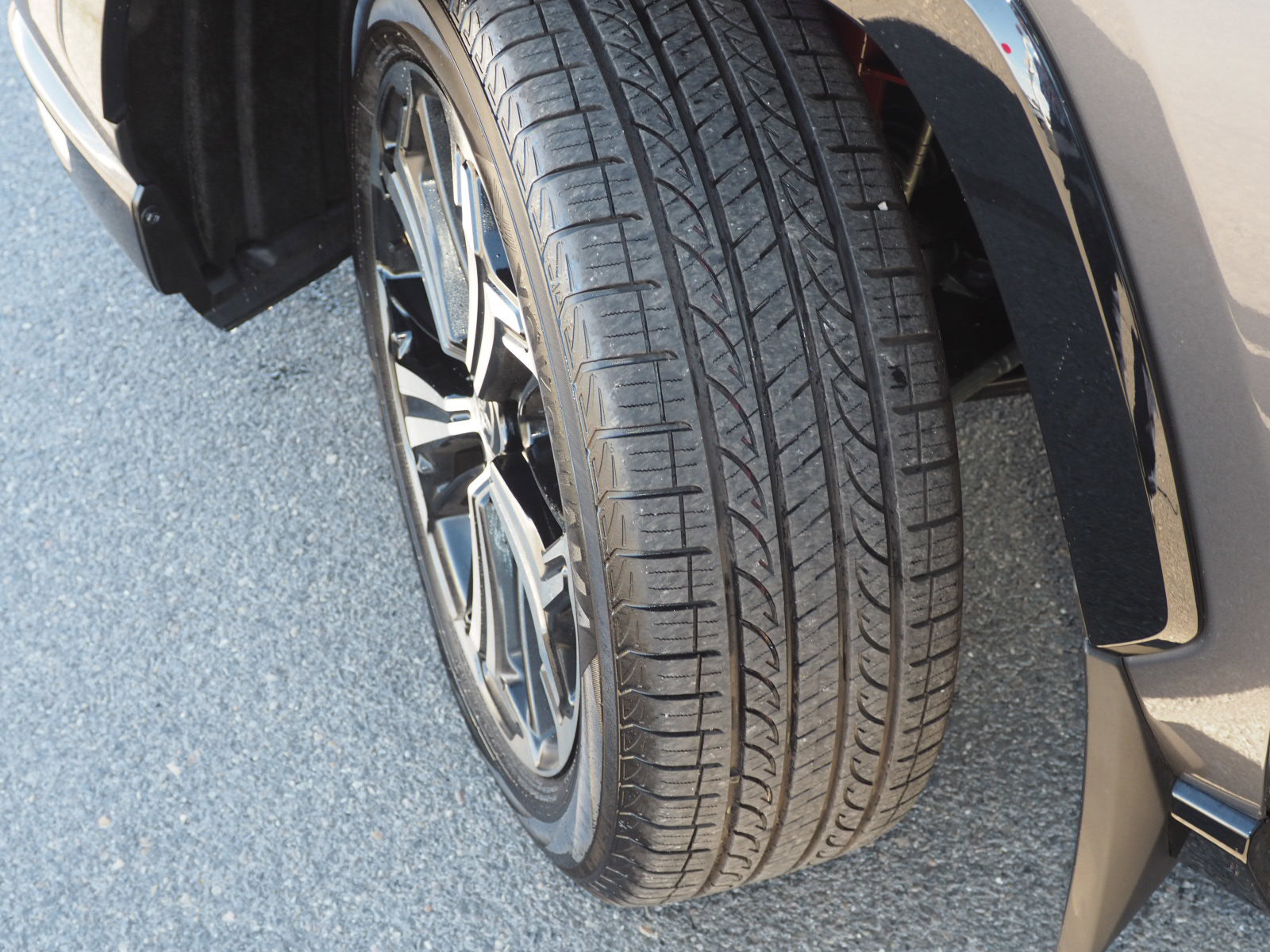 Used 2025 Toyota RAV4 XSE image 8