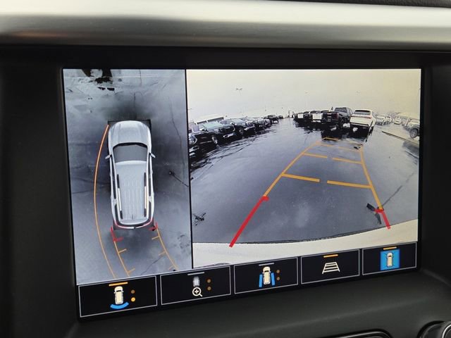 Certified 2023 GMC Acadia SLT w/ Technology Package image 4