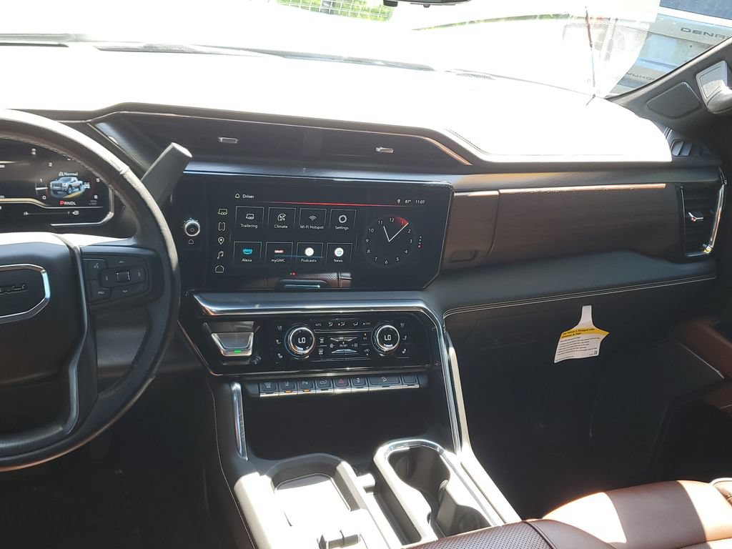 Certified 2025 GMC Sierra 2500 Denali Ultimate AWD/4WD image 19