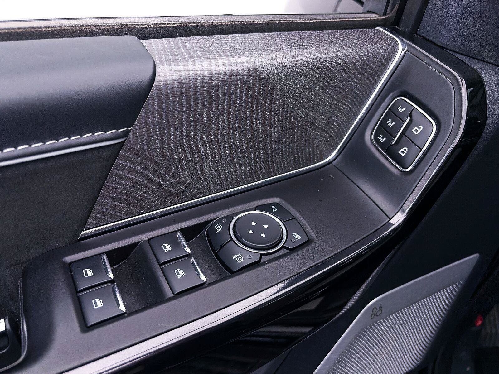Used 2023 Ford F150 Lightning Platinum AWD/4WD image 19
