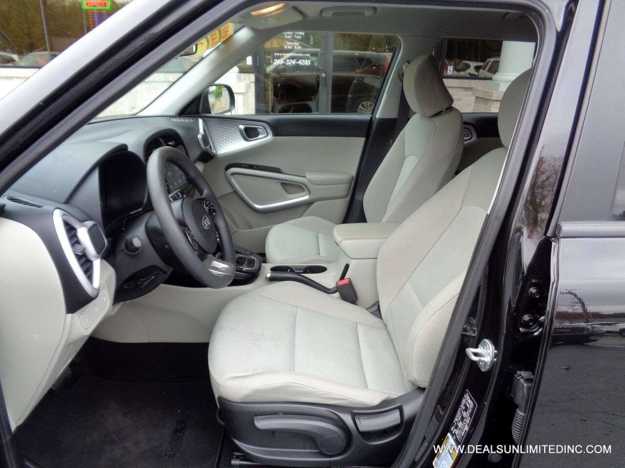 Used 2021 Kia Soul LX image 8