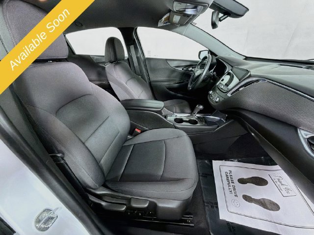Used 2017 Chevrolet Malibu LT FWD image 27