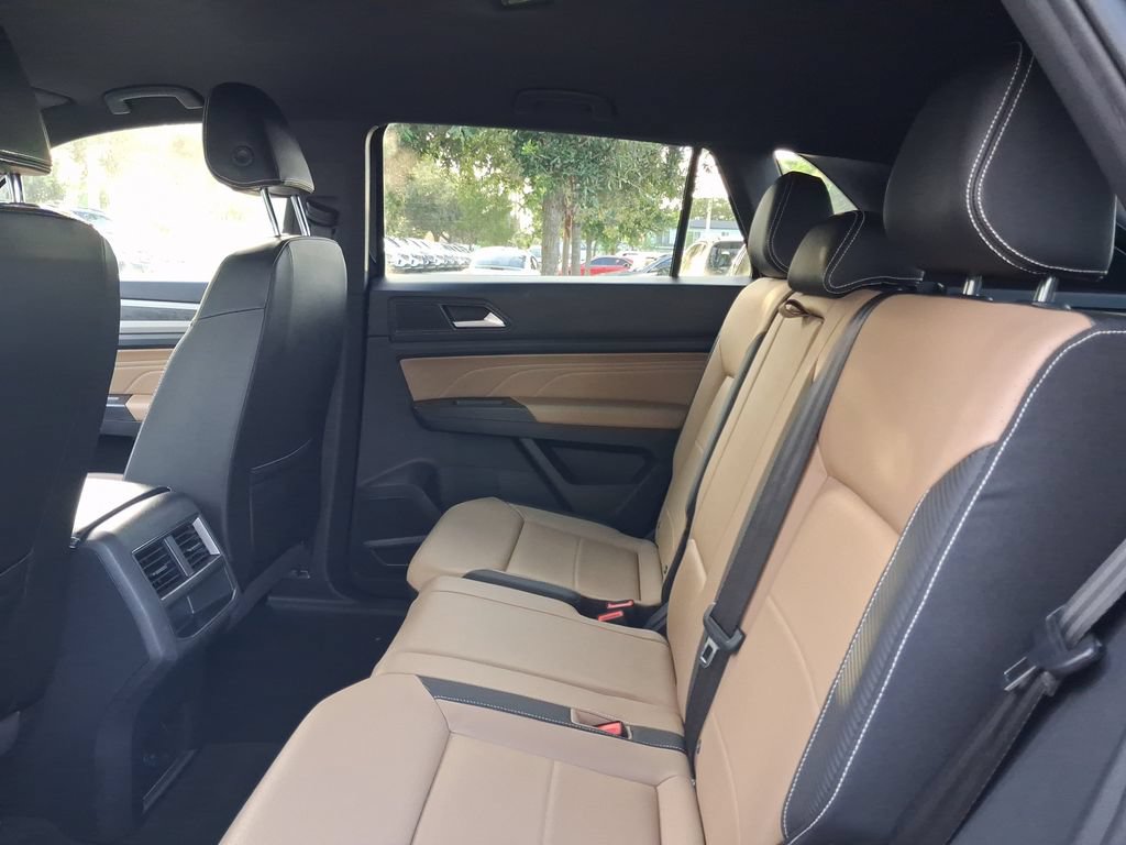 Used 2023 Volkswagen Atlas Cross Sport SE FWD image 8